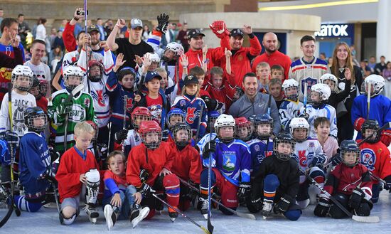 Workshop by ice hockey players Yevgeny Malkin and Ilya Kovalchuk in Moscow