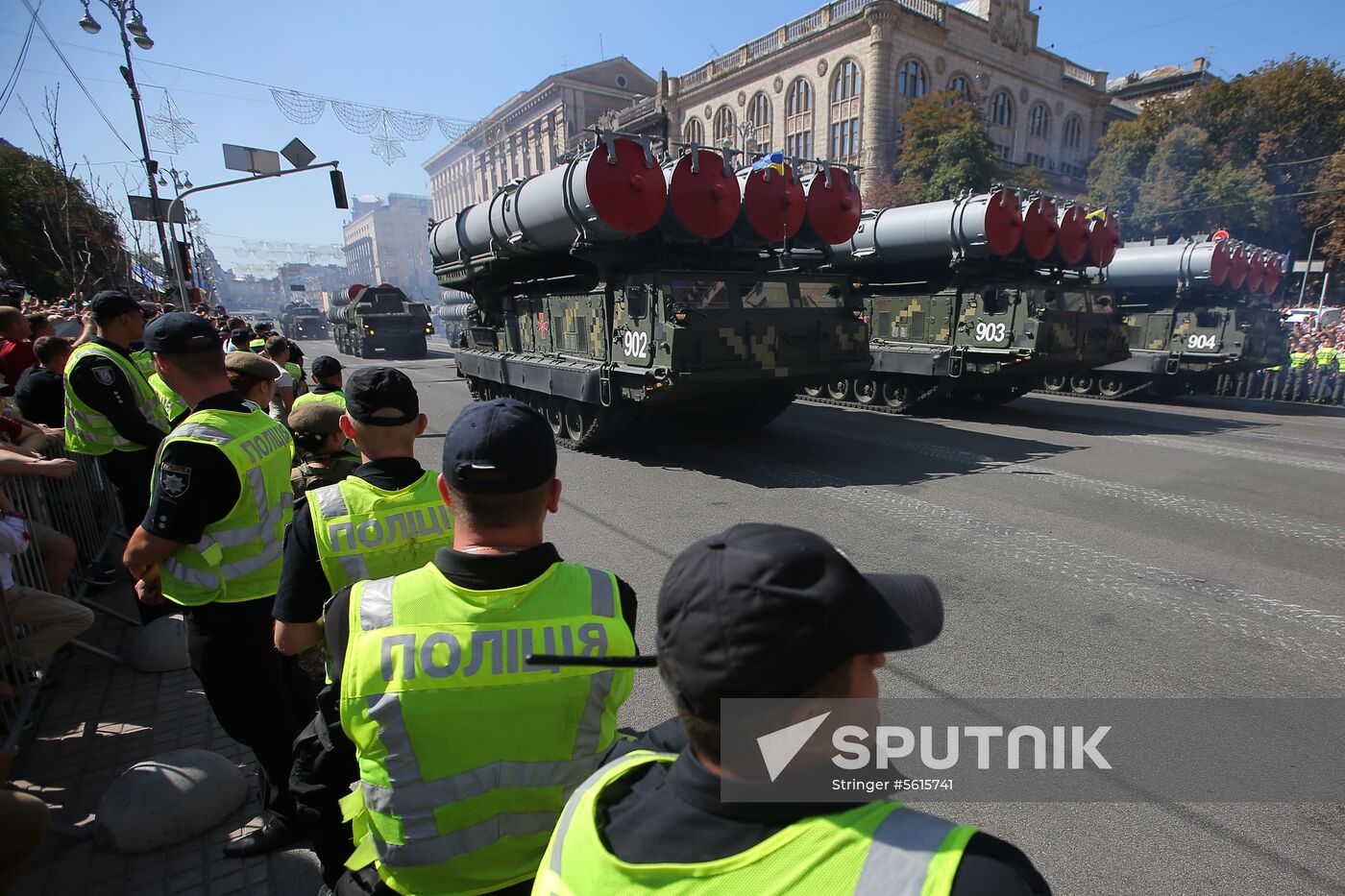 Kiev hosts military parade to mark Ukraine's Independence Day