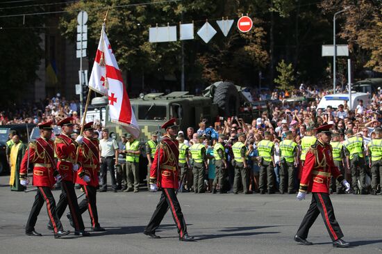 Kiev hosts military parade to mark Ukraine's Independence Day
