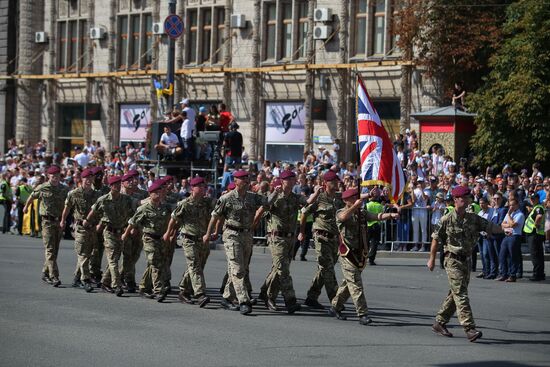 Kiev hosts military parade to mark Ukraine's Independence Day