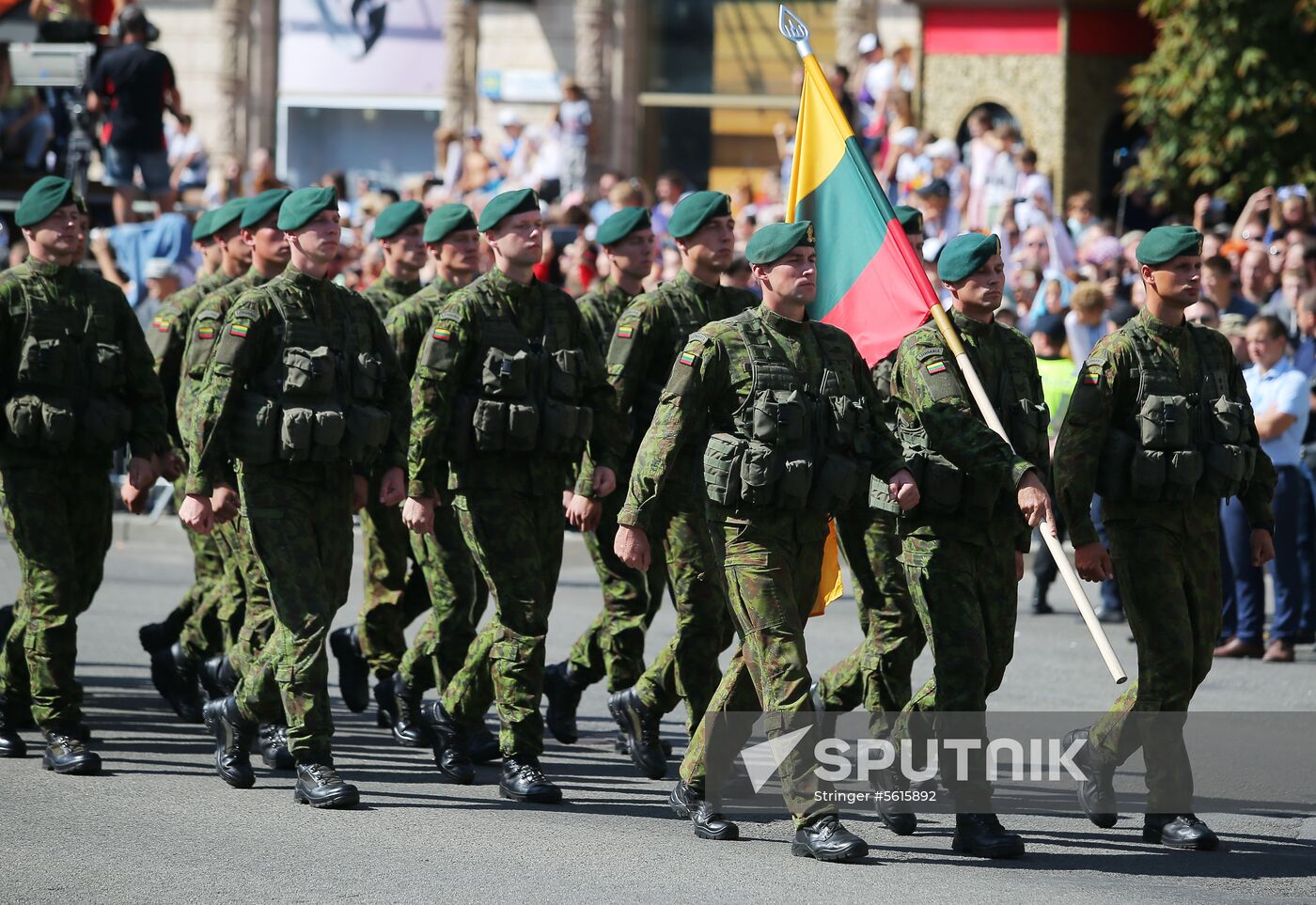 Kiev hosts military parade to mark Ukraine's Independence Day