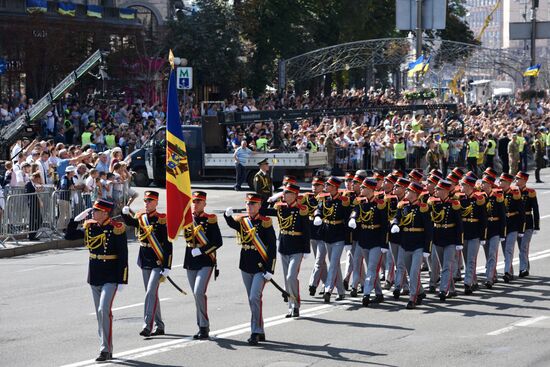 Kiev hosts military parade to mark Ukraine's Independence Day