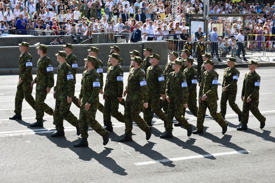 Kiev hosts military parade to mark Ukraine's Independence Day