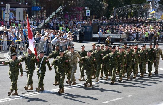 Kiev hosts military parade to mark Ukraine's Independence Day