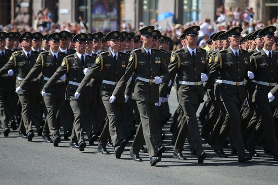 Kiev hosts military parade to mark Ukraine's Independence Day