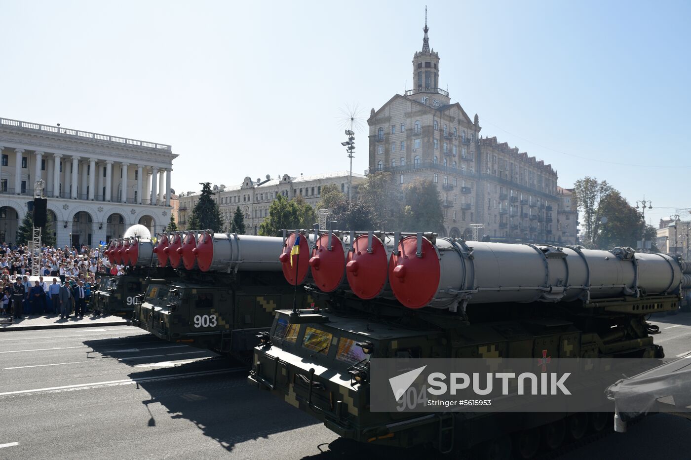 Kiev hosts military parade to mark Ukraine's Independence Day