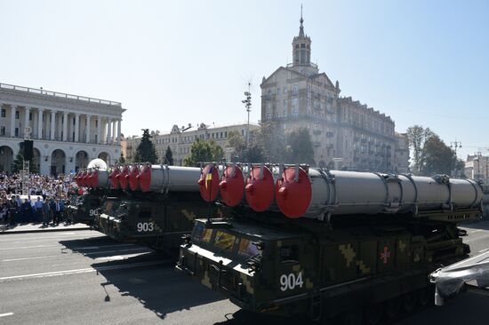 Kiev hosts military parade to mark Ukraine's Independence Day