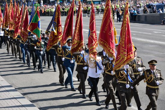 Kiev hosts military parade to mark Ukraine's Independence Day