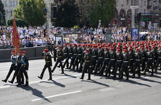 Kiev hosts military parade to mark Ukraine's Independence Day