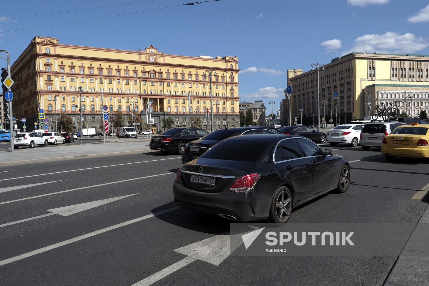Improving Moscow streets