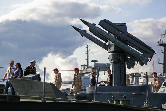 Opening of exhibition as part of 2018 Army forum in Severomosk