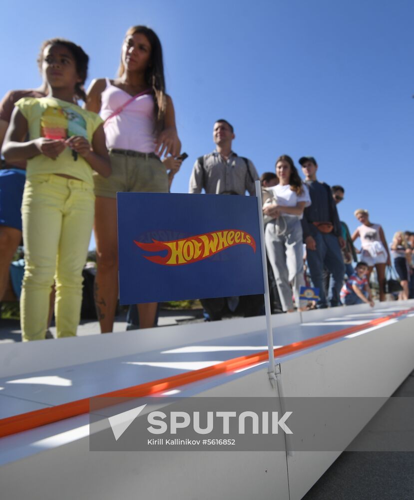 Hot Wheels sets Guinness World Record in Zaryadye Park