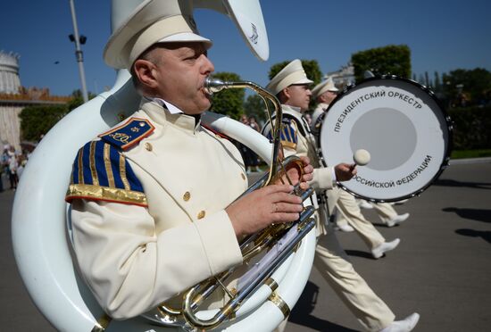 Procession of participants in international military music festival, Spasskaya Tower, at VDNKh
