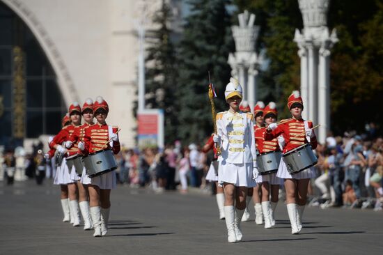 Procession of participants in international military music festival, Spasskaya Tower, at VDNKh