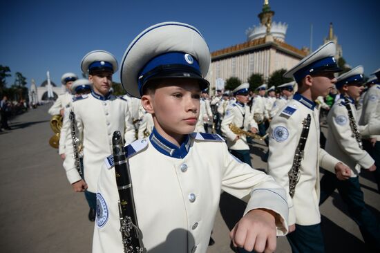 Procession of participants in international military music festival, Spasskaya Tower, at VDNKh