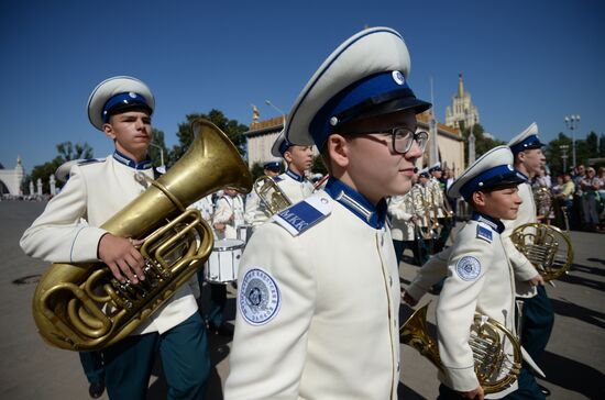Procession of participants in international military music festival, Spasskaya Tower, at VDNKh