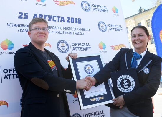 Hot Wheels sets Guinness World Record in Zaryadye Park