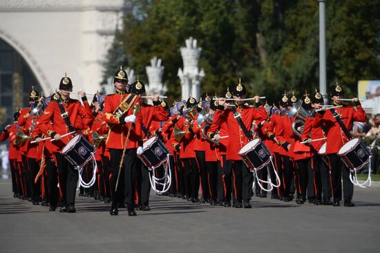 Procession of participants in international military music festival, Spasskaya Tower, at VDNKh