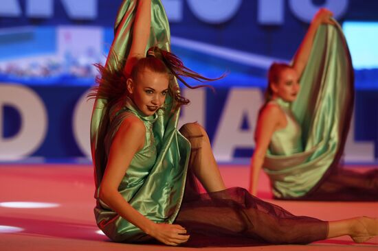 Rhythmic gymnastics. FIG World Challenge Cup Kazan. Exhibition gala