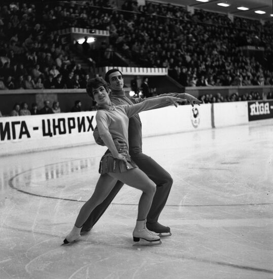 Soviet figure skaters Lyudmila Pakhomova and Alexander Gorshkov