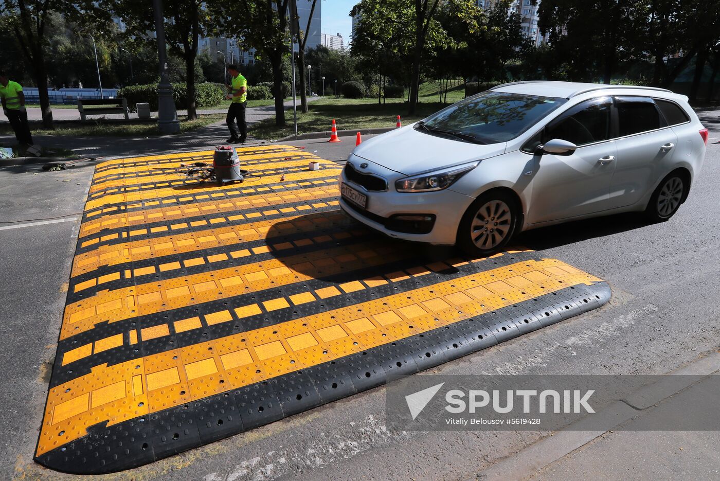 First raised pedestrian crossing installed in Moscow