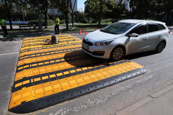 First raised pedestrian crossing installed in Moscow