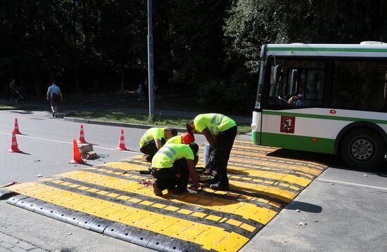 First raised pedestrian crossing installed in Moscow