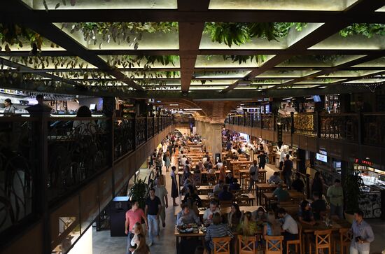 Liberal Democratic Party leader Vladimir Zhirinovsky visits Central market