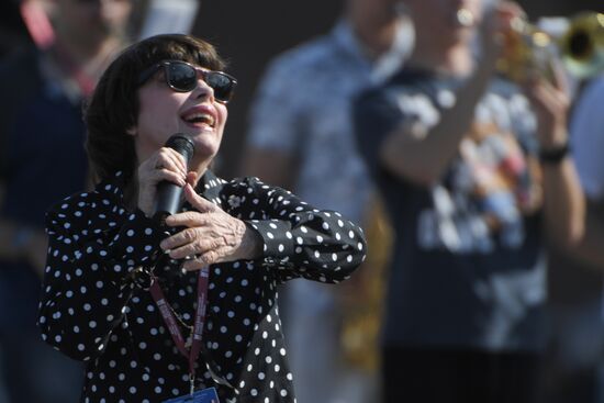 Final rehearsal of Mireille Mathieu's performance at Spasskaya Tower festival