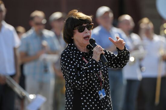 Final rehearsal of Mireille Mathieu's performance at Spasskaya Tower festival
