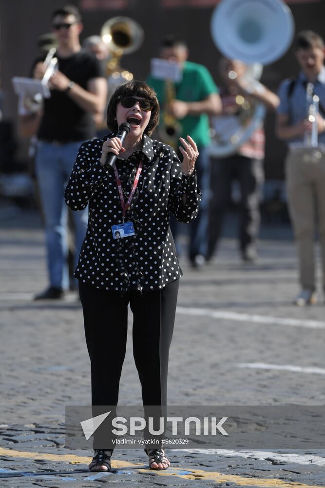 Final rehearsal of Mireille Mathieu's performance at Spasskaya Tower festival