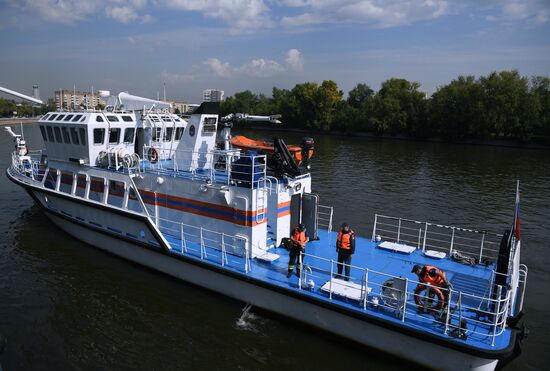 Firefighting and rescue boat at Paveletskaya Embankment