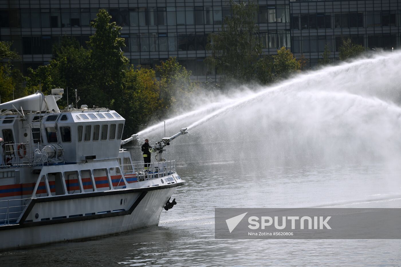 Firefighting and rescue boat at Paveletskaya Embankment