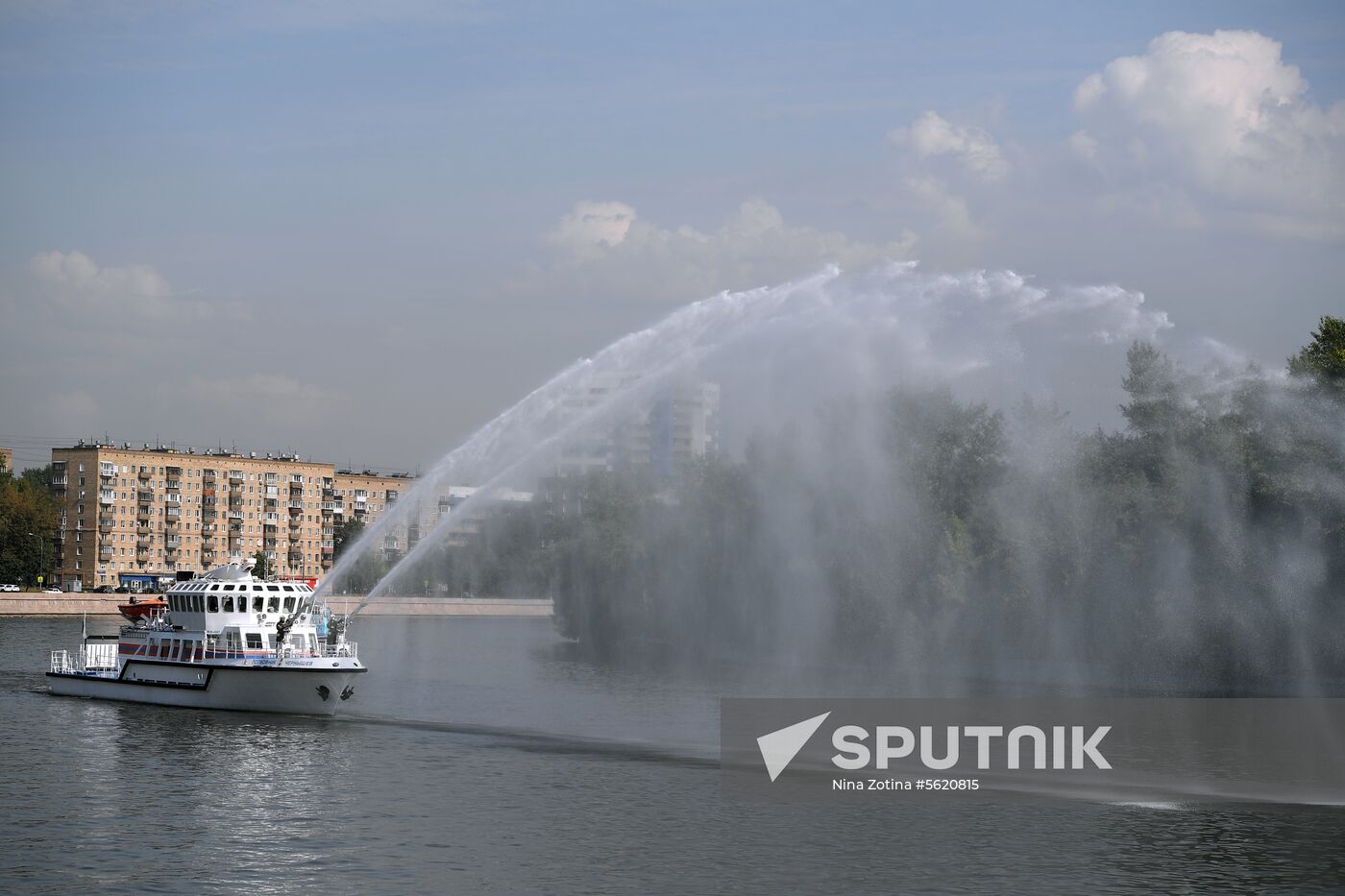 Firefighting and rescue boat at Paveletskaya Embankment
