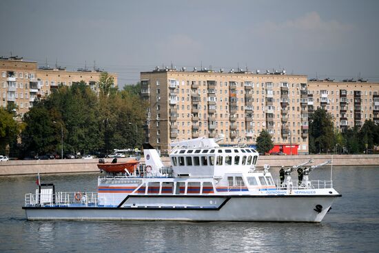 Firefighting and rescue boat at Paveletskaya Embankment