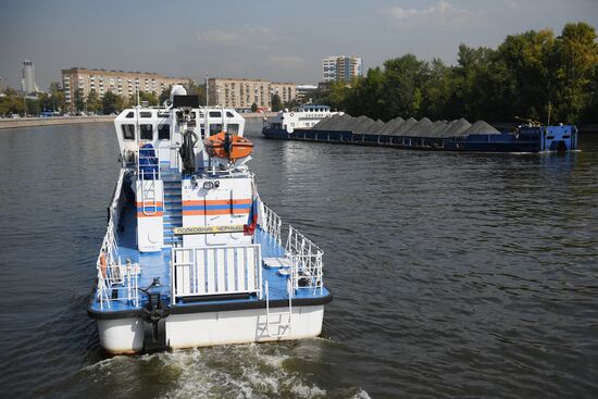 Firefighting and rescue boat at Paveletskaya Embankment