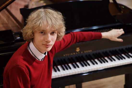 Ivan Bessonov, winner of "classical Eurovision"
