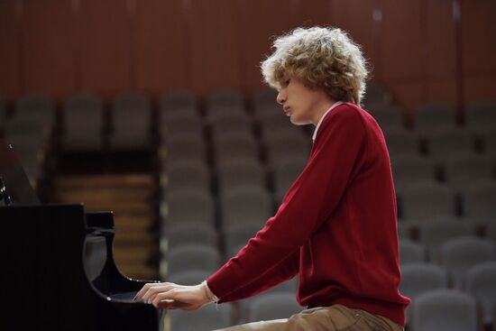 Ivan Bessonov, winner of "classical Eurovision"