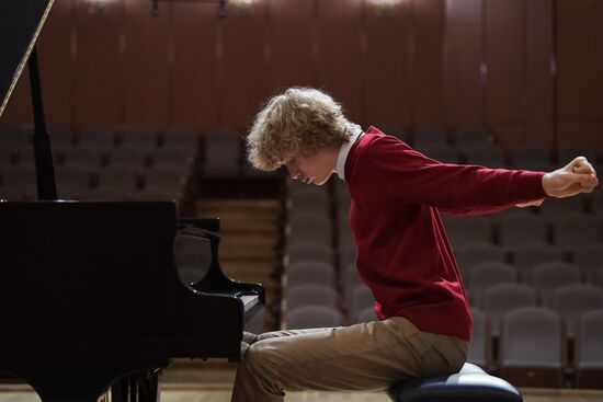 Ivan Bessonov, winner of "classical Eurovision"