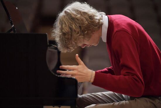 Ivan Bessonov, winner of "classical Eurovision"