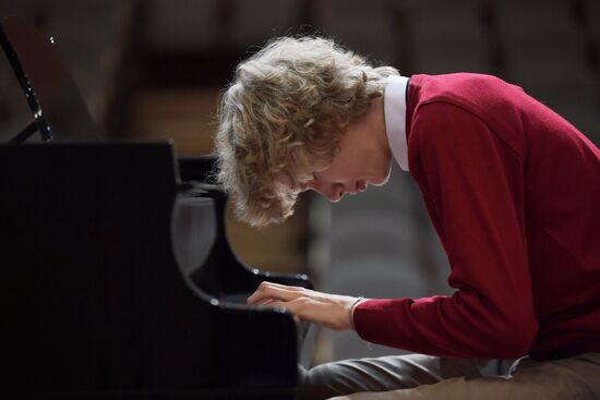 Ivan Bessonov, winner of "classical Eurovision"