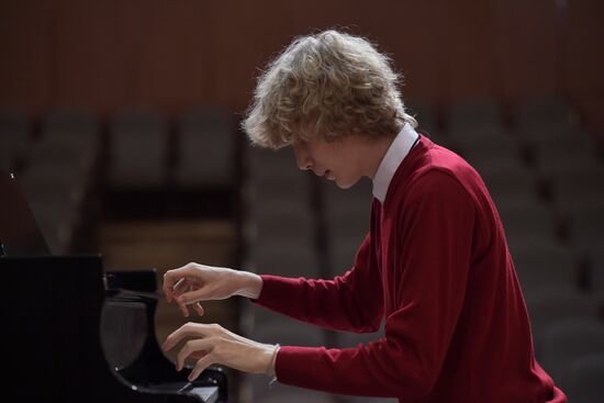 Ivan Bessonov, winner of "classical Eurovision"
