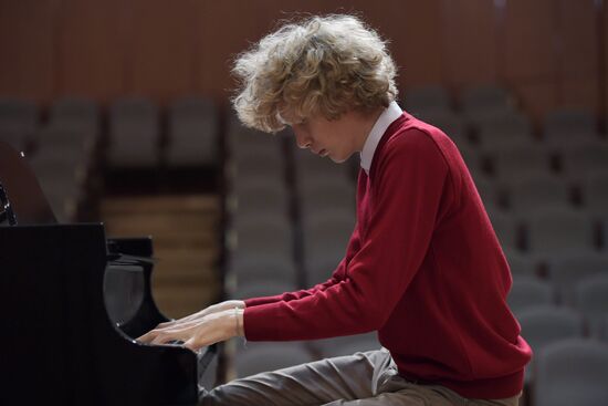 Ivan Bessonov, winner of "classical Eurovision"