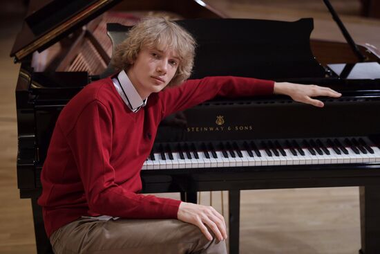 Ivan Bessonov, winner of "classical Eurovision"