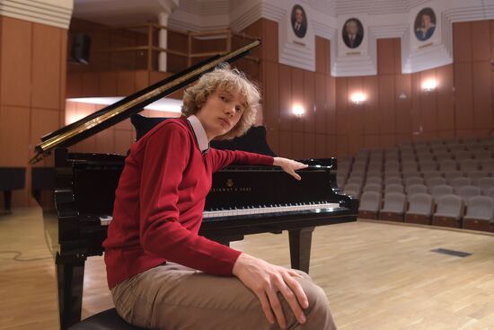 Ivan Bessonov, winner of "classical Eurovision"