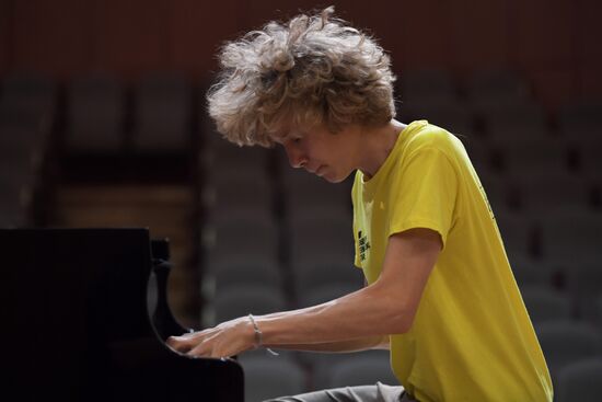 Ivan Bessonov, winner of "classical Eurovision"