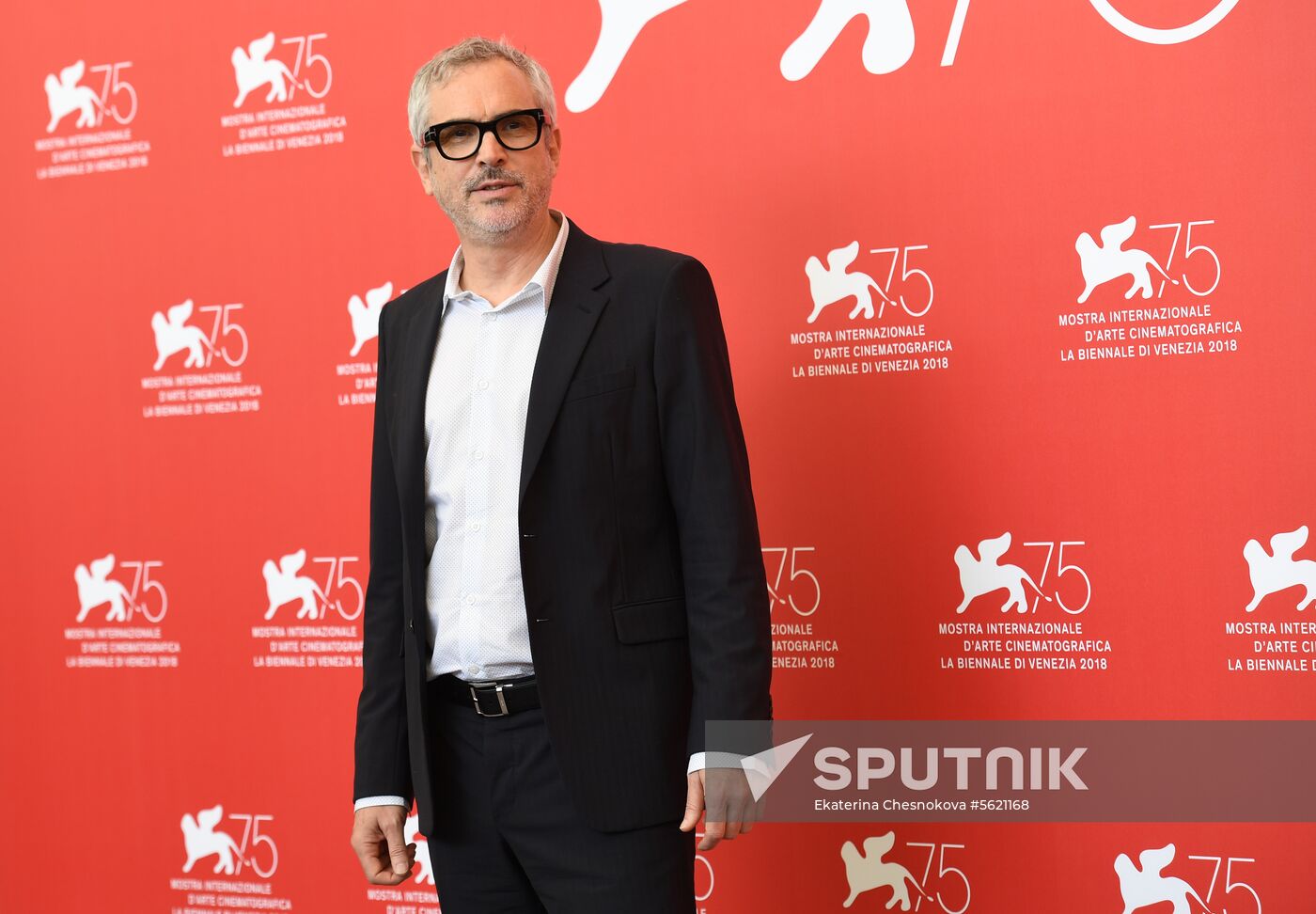 Film director Alfonso Cuaron during a photo call for Roma at the 75th Venice Film Festival. Location: Italy, Venice. Author: Ekaterina Chesnokova/Sputnik. 75th Venice Film Festival. Day two
