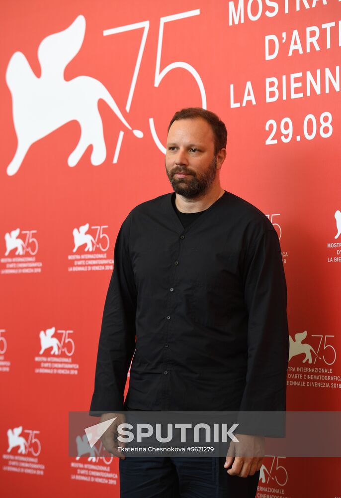 Film director Yorgos Lanthimos during a photo call for The Favorite at the 75th Venice Film Festival. Location: Italy, Venice. Author: Ekaterina Chesnokova/Sputnik. 75th Venice Film Festival. Day two