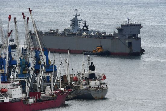 Gromky corvette arrives in Vladivostok