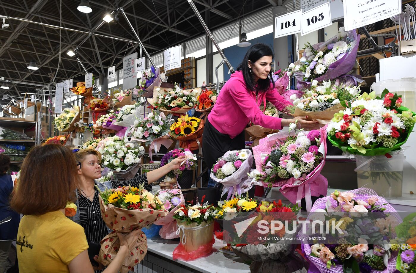 Selling flowers ahead of school year